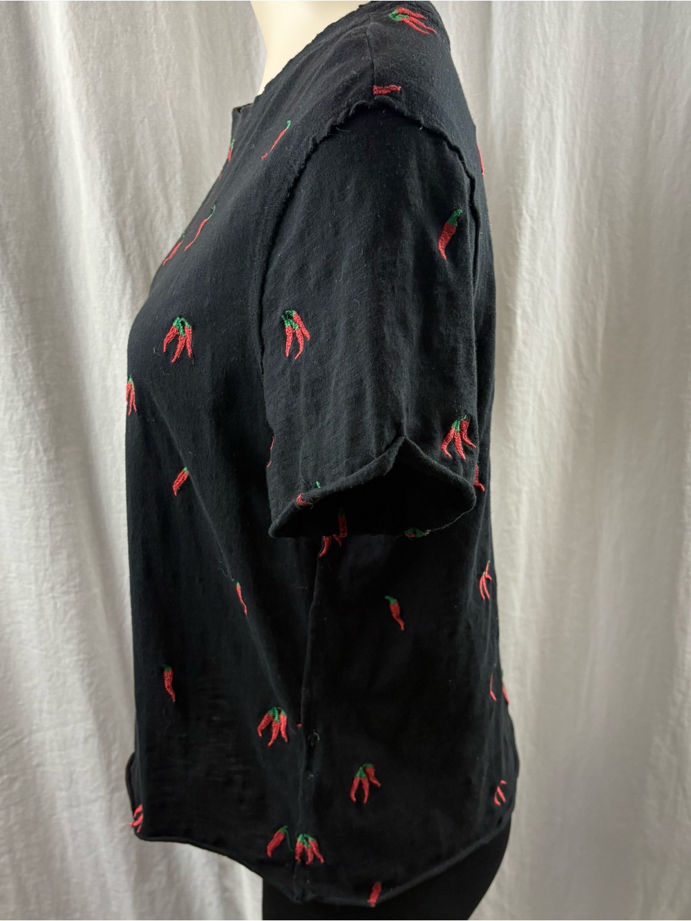 Anthropologie the Caitlin Boxy Tee by Maeve: Embroidered Red Chili Peppers M - Picture 7 of 10